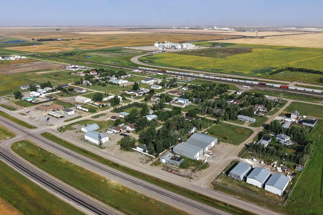 Aerial view of Belle Plaine and the Trans-Canada Highway, 2026-08-22 04:27:55